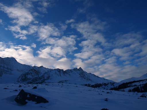Unnamed peak in Trident Range