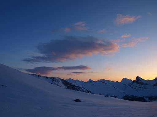 Gorgeous morning colours. This is the prize of alpine start