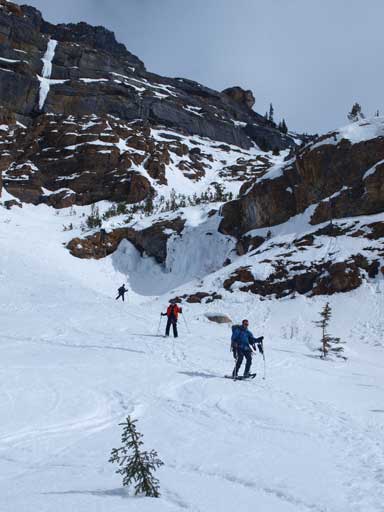 Down the 1st head-wall already, time to relax. Mount Hector is down my list!