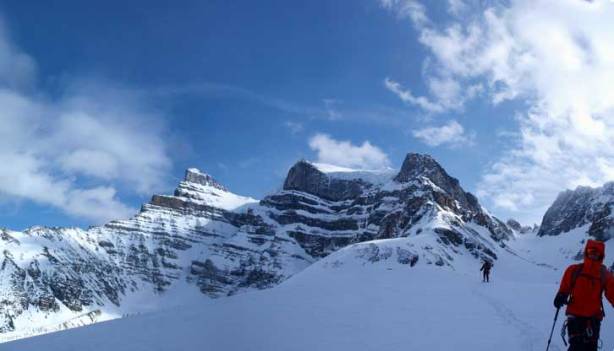 Chephren on left, White Pyramid on center. The gully on right.