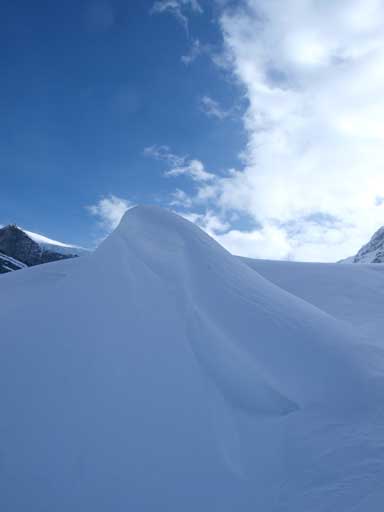 Interesting snow formation, near the top of 1st head-wall