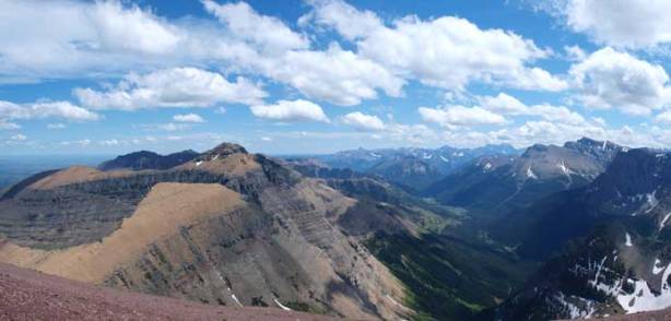 The ridge goes to Mount Glendowan.