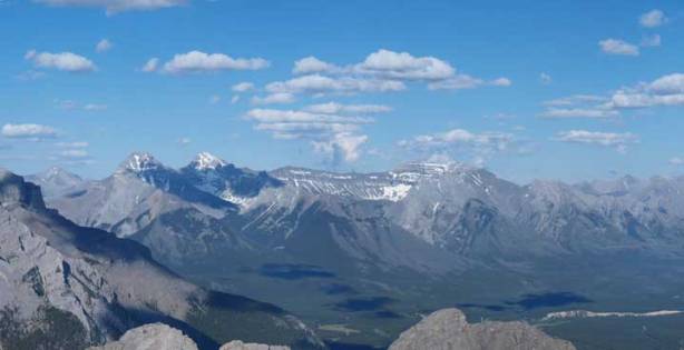 Zooming-in towards Fairholme range. From left to right are Mt. Inglismaldie, Giouard, and Peechee