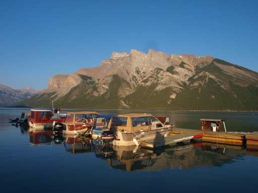 Back to parking lot. There were like 100 tourists hanging around.