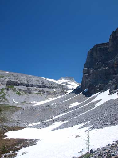 This was taken on the way down. It shows the route up Sparrowhawk.