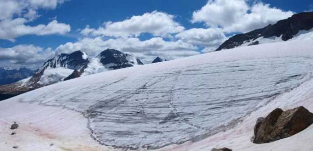 Glacier des Poilus offers an easier way up Isolated and McArthur, but we didn't bring rope.
