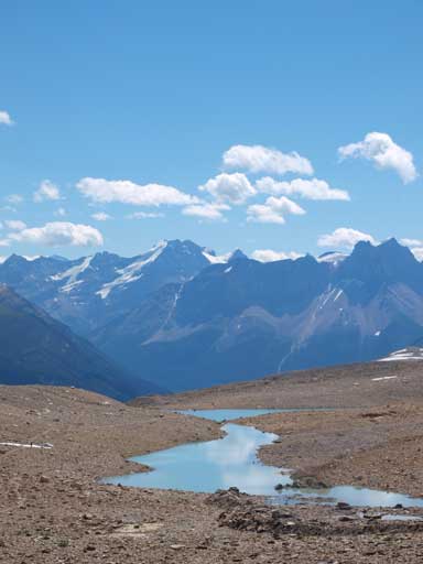 There're many tarns like this on Iceline Trail.