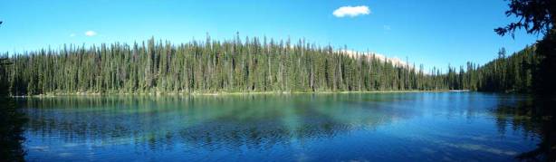 A wide shot of Yoho Lake