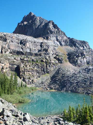 The north summit of Yukness looms behind Yukness Lake