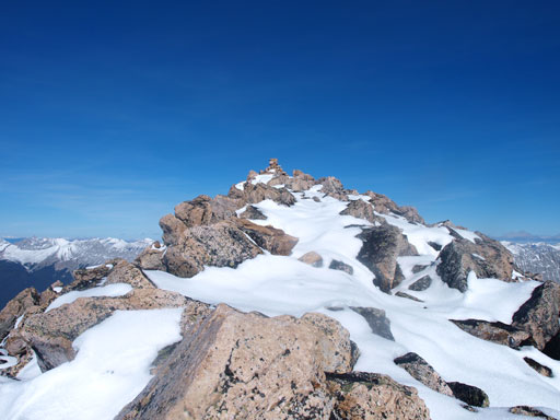 The summit is finally in sight! Still had to be very careful not twisting my ankles on this type of terrain.