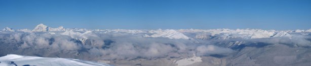 Another zooming-in panorama of Robson area, and the Rockies