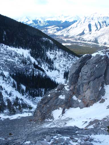 Now I was already off-route. I just came up this tediously loose slope