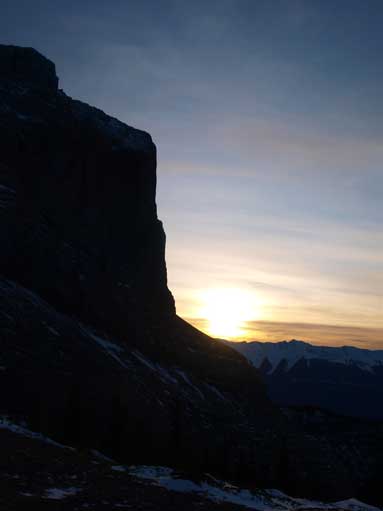 Sunset behind the impressive Miette's face