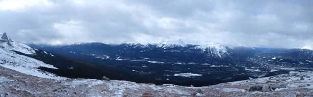 A panorama of the Athabasca Valley. This time, towards Icefield Parkway side.