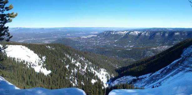 We already got excellent view towards the prairie. The long flat "ridge" on right is Cap Ridge