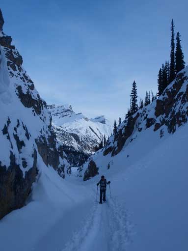 Going through the canyon, the terrain trap