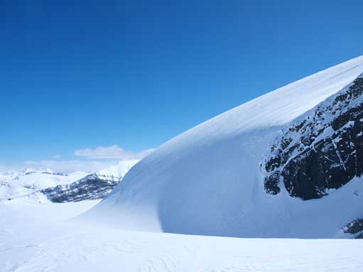 This ramp bypasses the icefall that I just saw earlier.