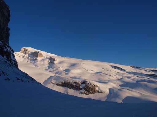 Now here we go. Mount Wilson seen from the high col