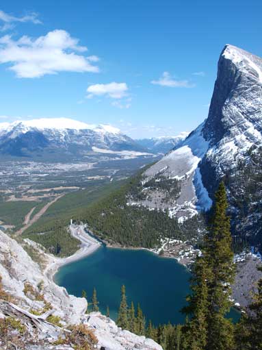 Not far up I got gorgeous view towards the pond and Bow Valley