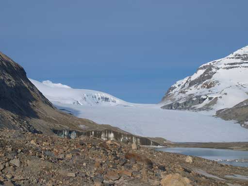 Now we got our first view of Saskatchewan Glacier
