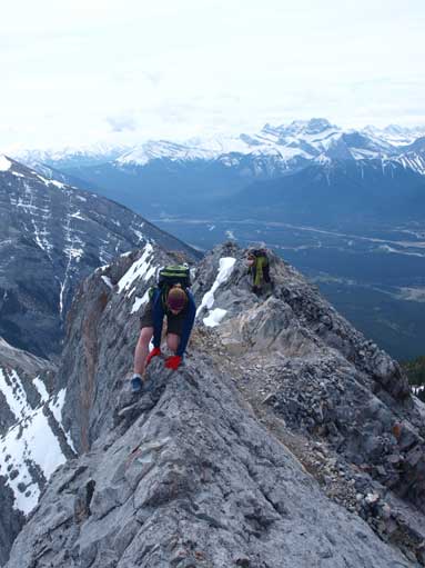 Diana and Lindsay challenging the ridge.