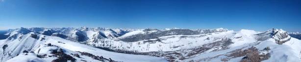 A panorama of the peaks towards Jasper Park