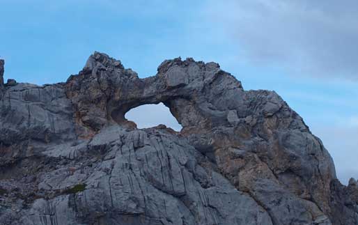 2nd window. Time to head skier's right and have some scree skiing.