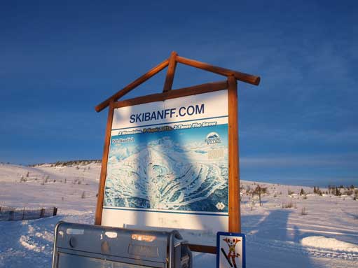 Now I was at the ski area boundary