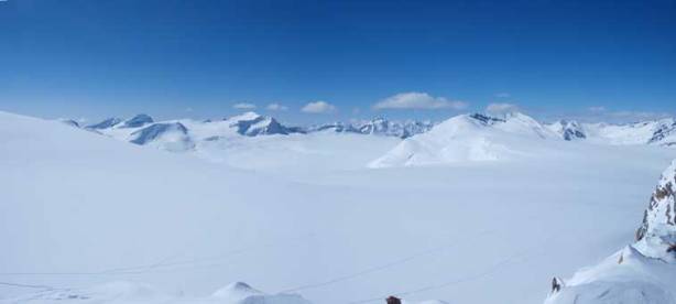 Another wide shot of Wapta Icefield