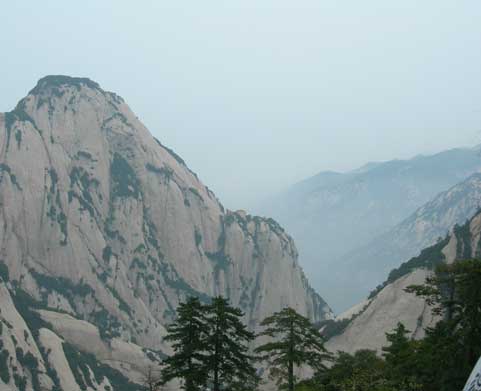 Another impressive peak. (It's not part of Hua Shan though)