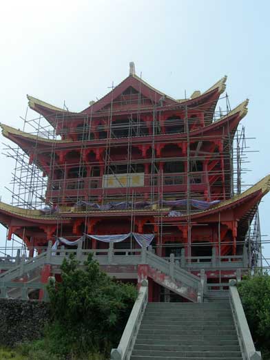 This is the top of another summit, "Wan Fe Ding"