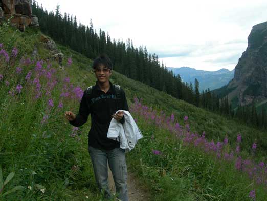 Back to easier terrain, we took the Highline Trail