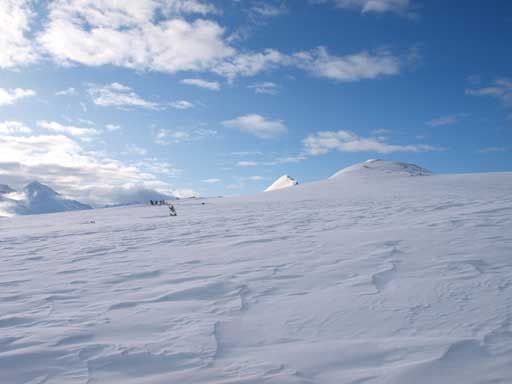 Sloggin' up towards false summit (right).