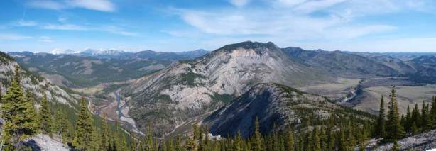 Nice view across Oldman River towards Livingstone Lookout