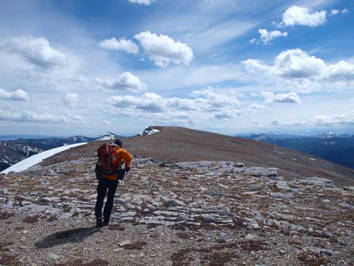 Raff hiking towards the slightly higher south summit