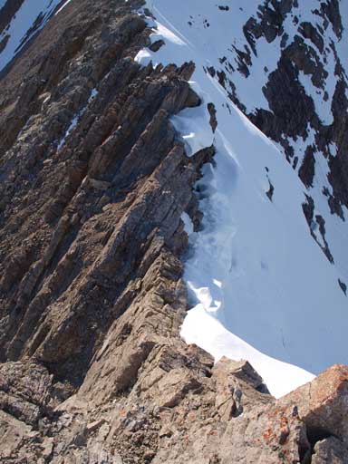 This is the theme of this ridge. Exposed and jagged. I had no choice but making down the ridge crest here and scrambling up the other side.