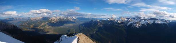 One last panorama view from this beautiful mountain.