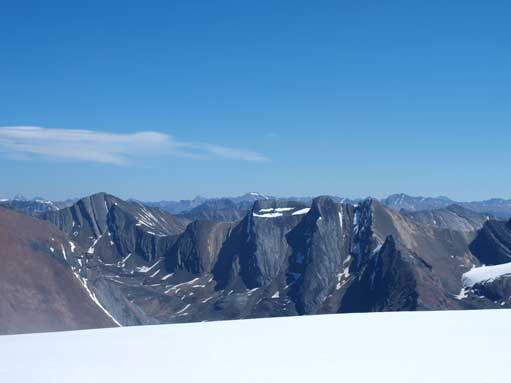 Unnamed peaks towards SE