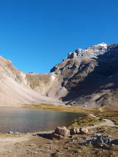 The scramble route up Temple stays right of the obvious ridge below the yellow band, and left of the ridge above the yellow band.