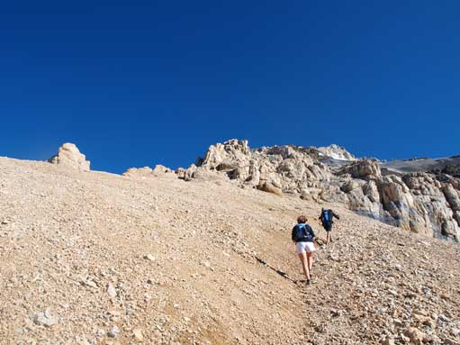 At yellow/brown band shoulder, looking towards the next obstacle