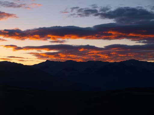 Gorgeous morning colours over Livingstone Range