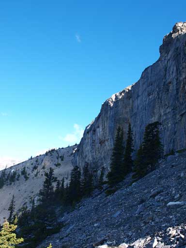 Circumvent the second band on climber's left side
