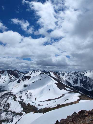 If you have time you can explore the ridge system. All peaks are unnamed here though.