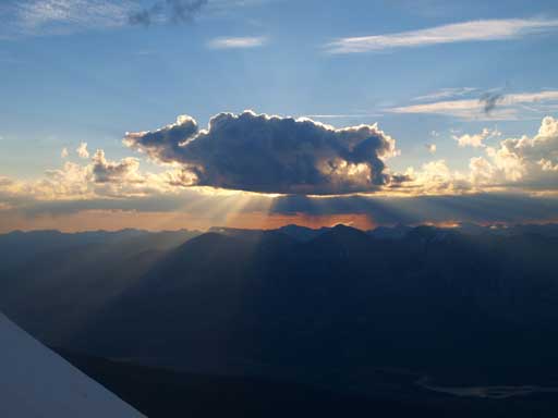 Another photo showing this interesting lighting