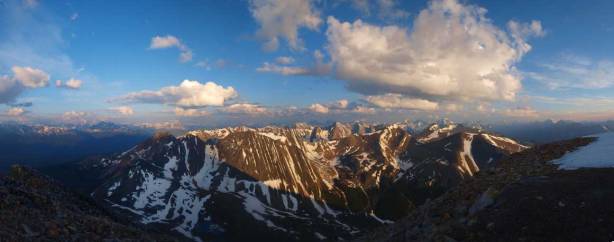 Another wide angle panorama. 