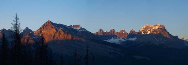 A long shot of Corona Ridge (left), and Mount Murchison (right)