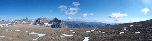 Gorgeous views from this plateau already.