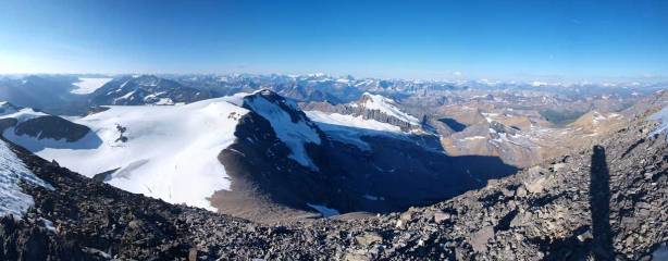 Another panorama. Valad and Henry MacLeod look tiny from here.