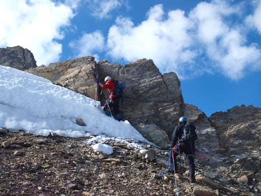This bit was awkward. Good job Shaun at knocking down the unstable snow blocks. 