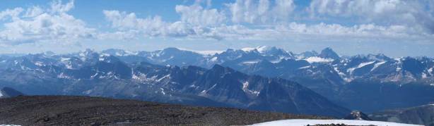 Familiar peaks on the Columbia Icefield area